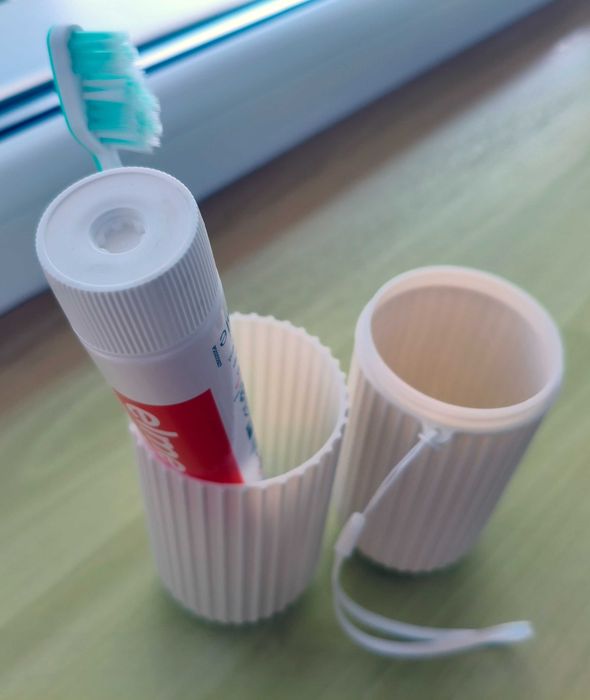 Etui podróżne na szczoteczkę do zębów i pastę