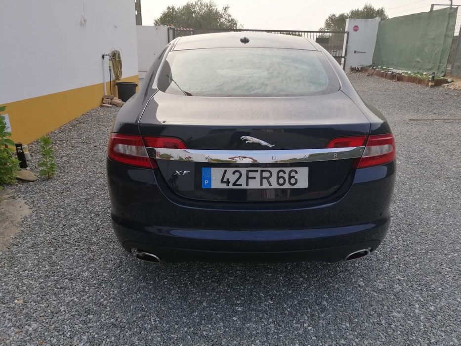 Jaguar XF rigorosamente impecável