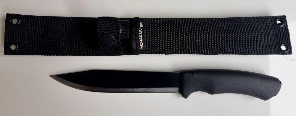 Faca Mora Pathfinder bushcraft
