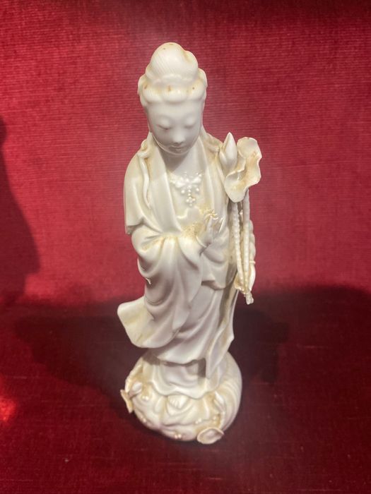 Escultura Chinesa Blanc de Chine República 20 cm