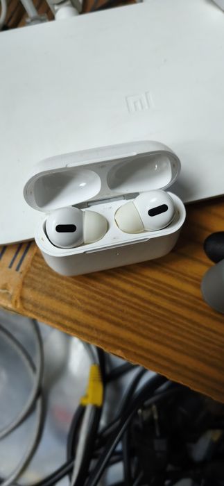 Навушники in pods