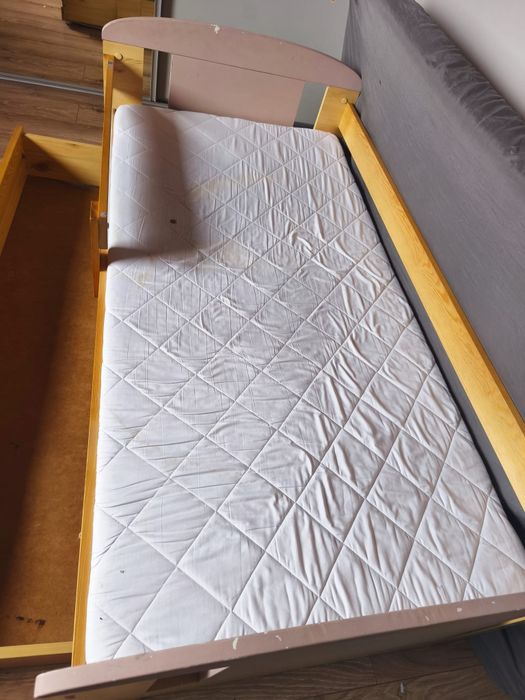 Łóżko dziecięce z materacem za darmo!!!!!!