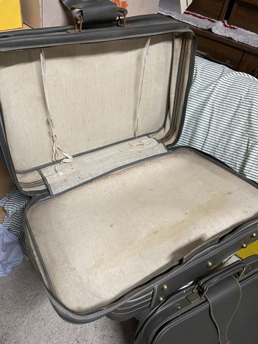 Conjunto de Três Malas de Viagem Vintage