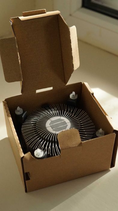 стоковый кулер Intel рабочий