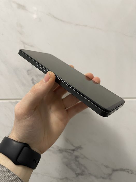Мобільний телефон ZTE V40S 128 GB Опис
