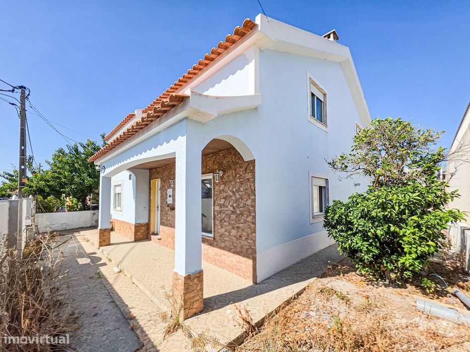 Moradia Isolada T4 com um Quarto no R/C