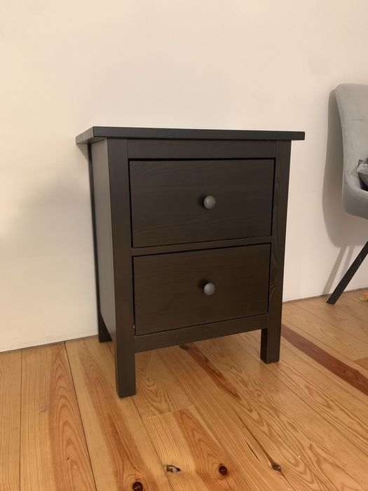 Mesa de cabeira IKEA Hemnes castanha escura