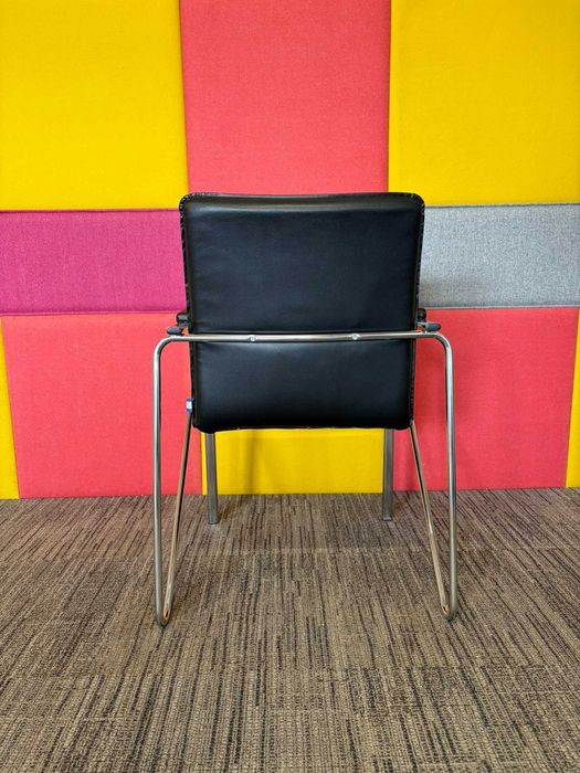 Krzesło konferencyjne biurowe Nowy Styl Samba ekoskóra czarne chrom