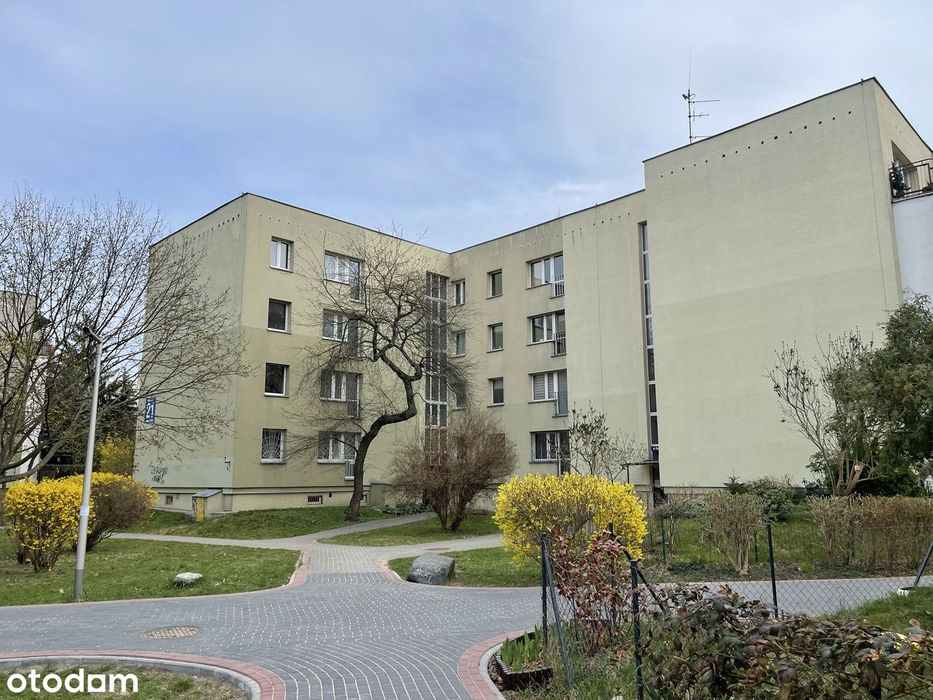 86m2, 4 pokoje, balkon, KW, 5 min do metra