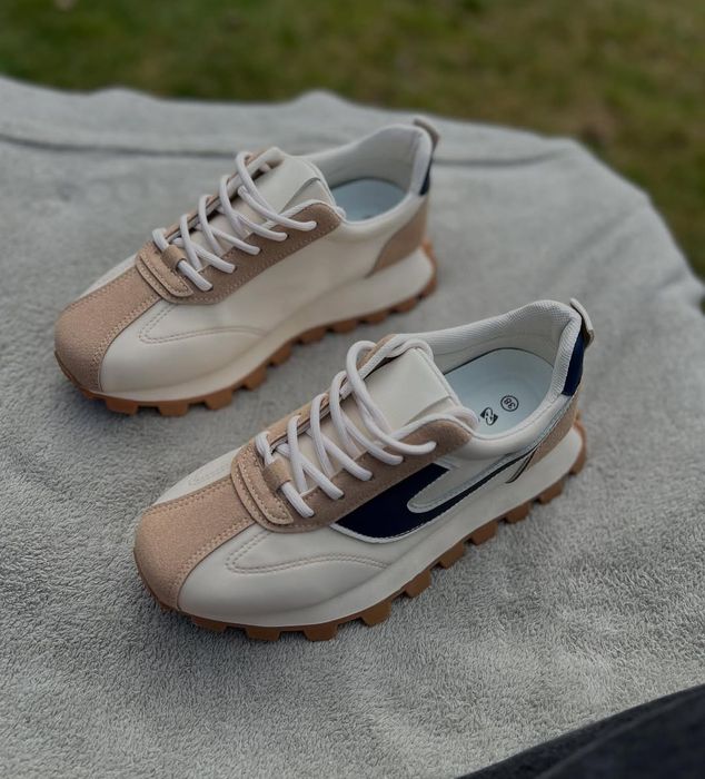 Продаю новые кроссовки