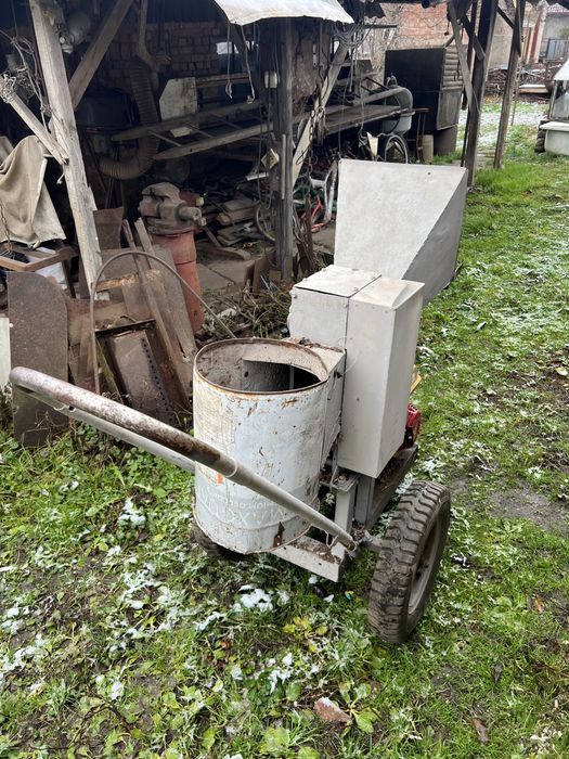 Дробілка для гілок січкарня