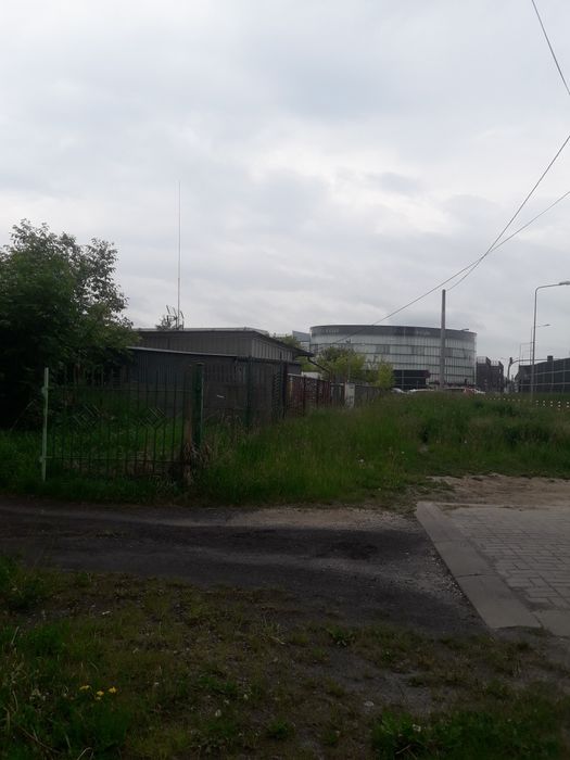 Garaż blaszany do wynajęcia blisko Galerii Echo