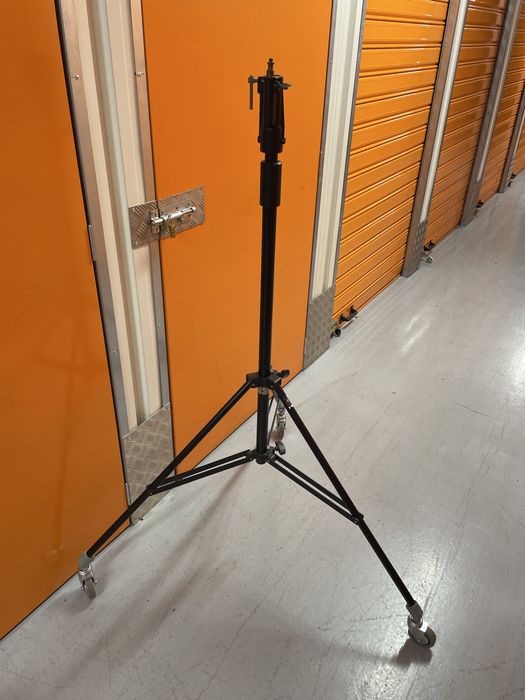 Tripé manfrotto 008B