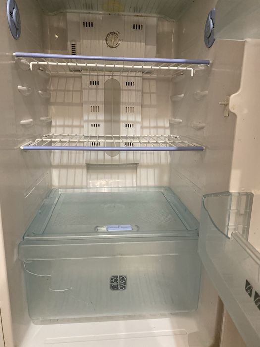 Холодильник Samsung