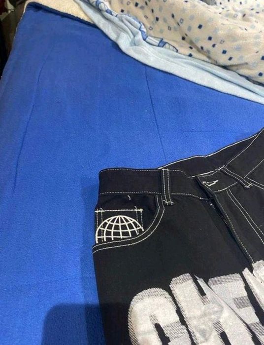 Calças fit como novas, mais informação no privado