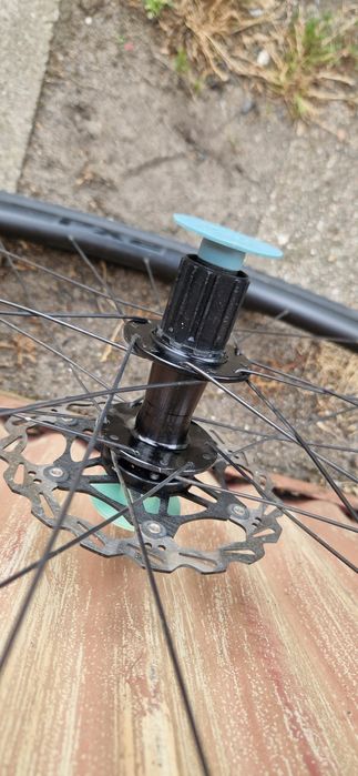 Komplet kół Giant PX2 do gravela tubbless.