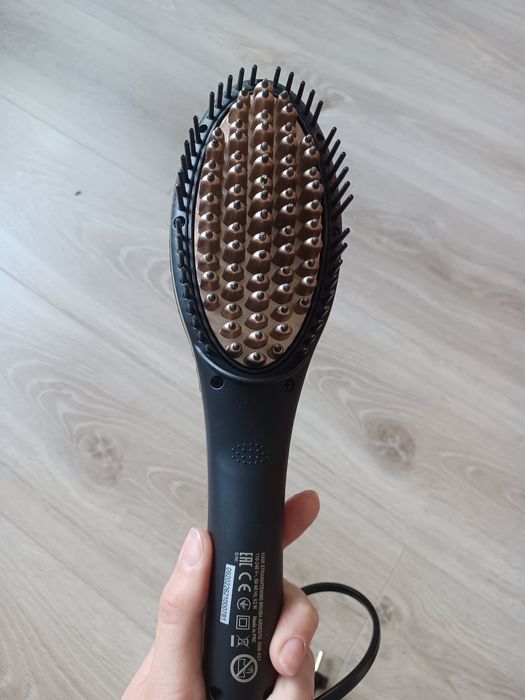 Щітка-випрямляч  Ardesto