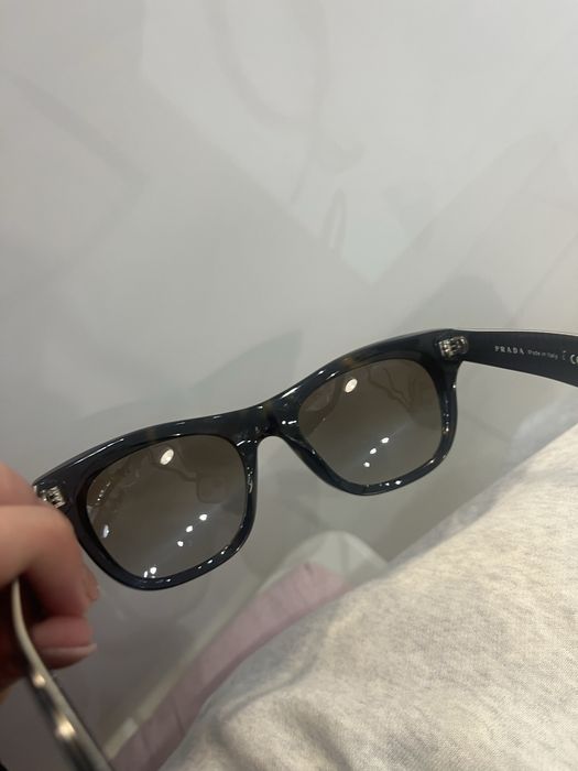 Okulary przeciwsłoneczne PRADA