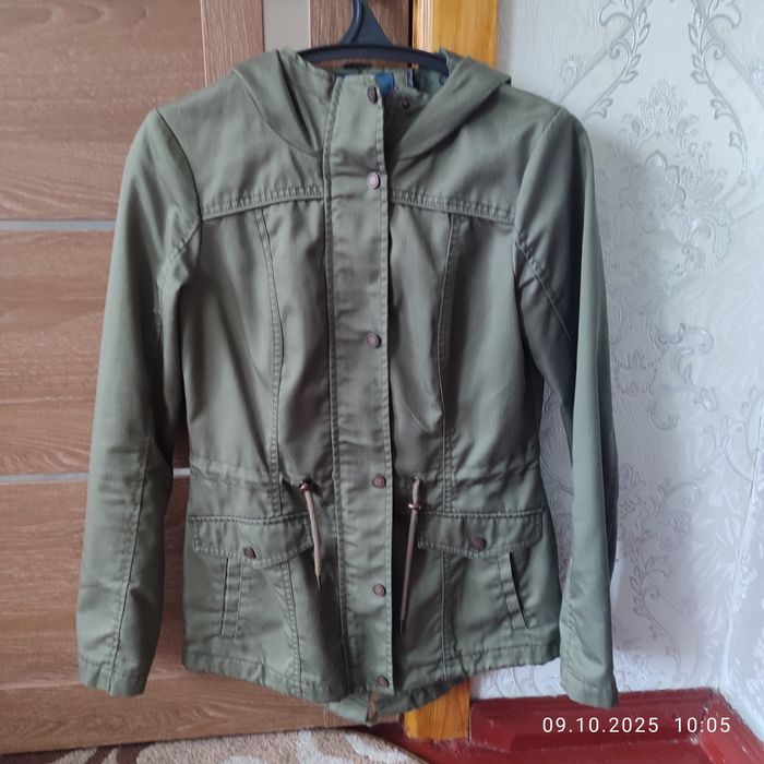 Курточка жіноча вітровка