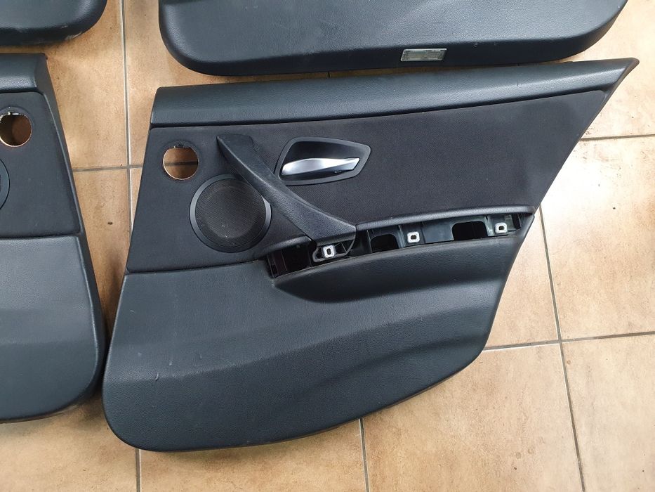 Komplet tylnych boczków drzwi BMW E91 kombi nagłośnienie Hi-Fi europa