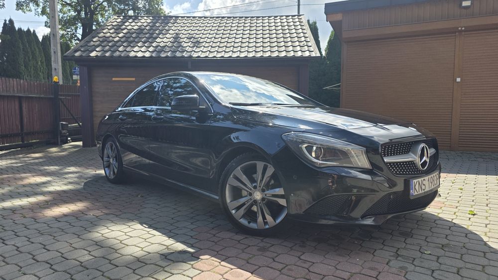 Mercedes Benz CLA 200