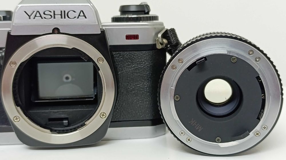 Yashica FX-70 Quartz analógica