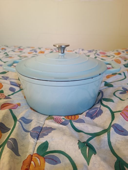 Coffee Machine and Cast Iron Pot64740670670850126