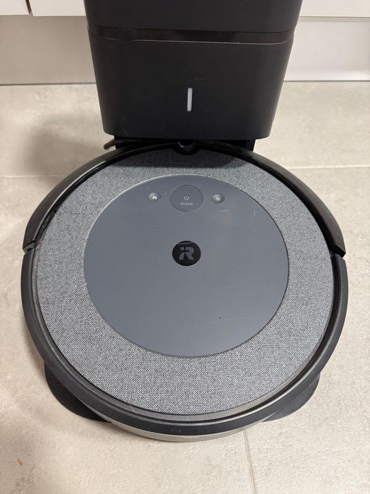 Robot aspirador Roomba I4+ com esvaziamento automatico e ligação a Wi-