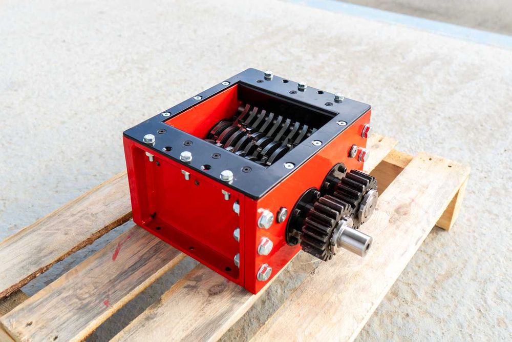 Niszczarka Shredder REMET SR-200 === dostawa gratis == cena: 2400