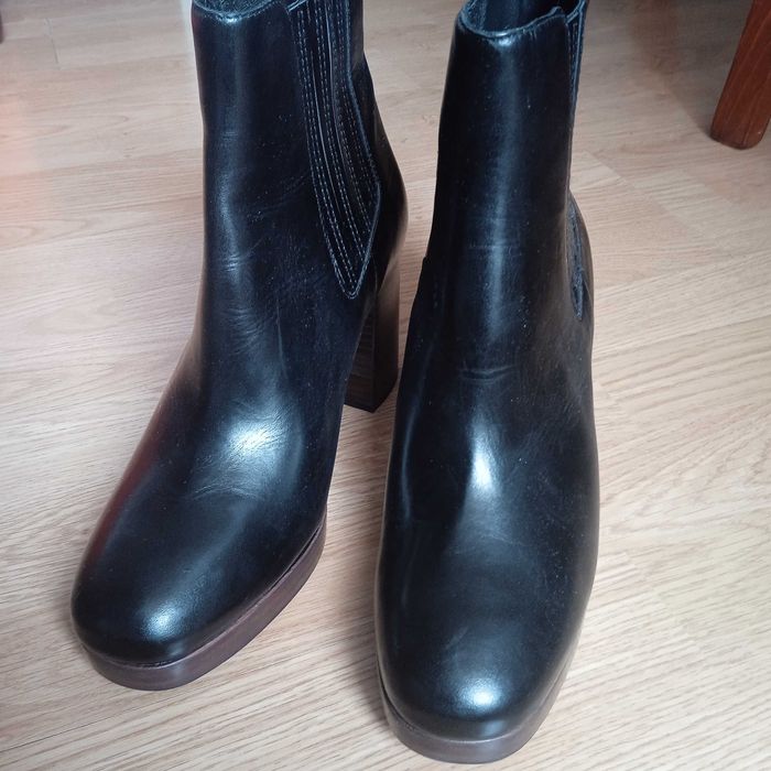 Skórzane półbuty na obcasie r.40