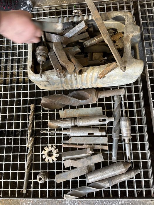 Noże wiertla tokarskie frezy