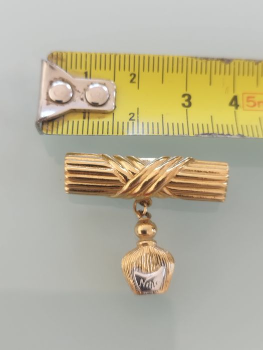 Lindo broche Nina Ricci Esmtado muito bom