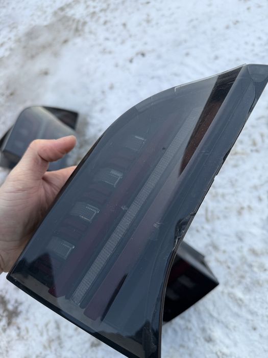 Tesla  model 3 задні ліхтарі, дорестайлінг