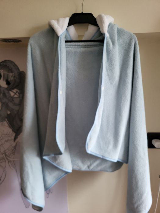 Cinnamoroll Sanrio – pluszowa narzutka / ponczo / kocyk z kapturem i uszami