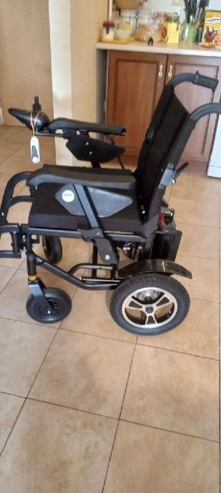Wózek inwalidzki o napędzie elektrycznym