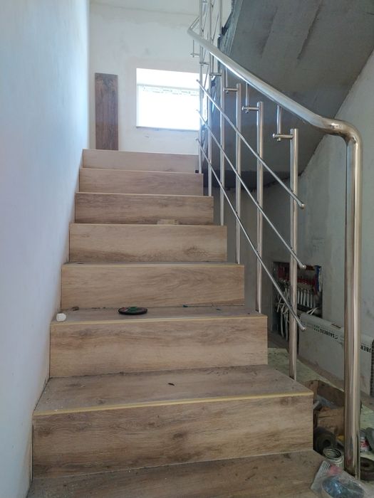 Поручні  перила сходи нержавійка металоконструкції