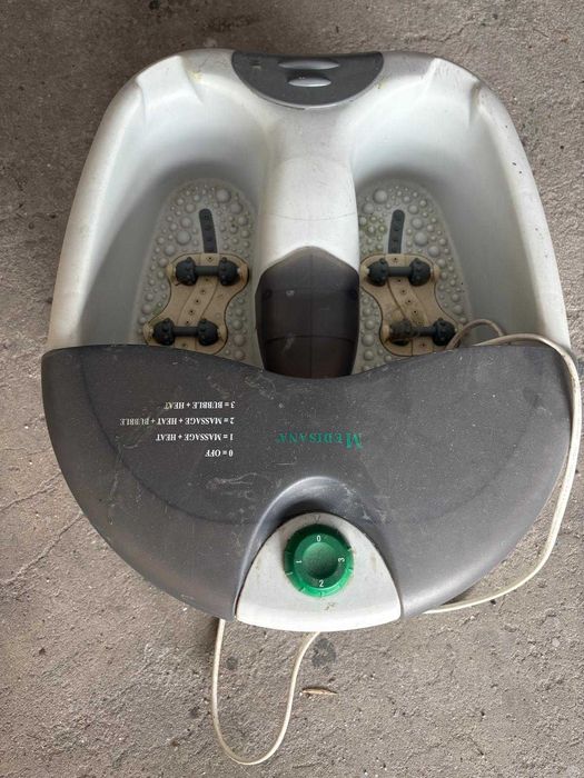 Sofá, Massageador pés, 3 Cadeiras, 1 Carrinho (Cabeleireiro)