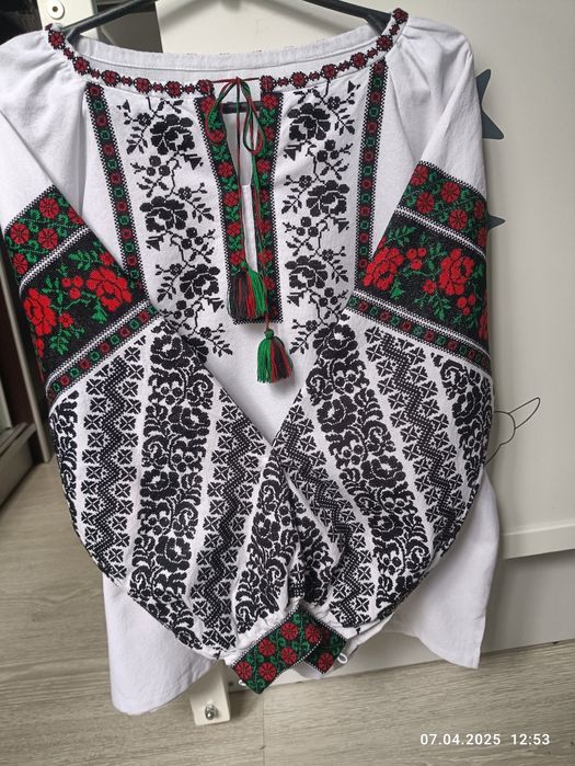 Вишиванка жіноча ручна вишивка