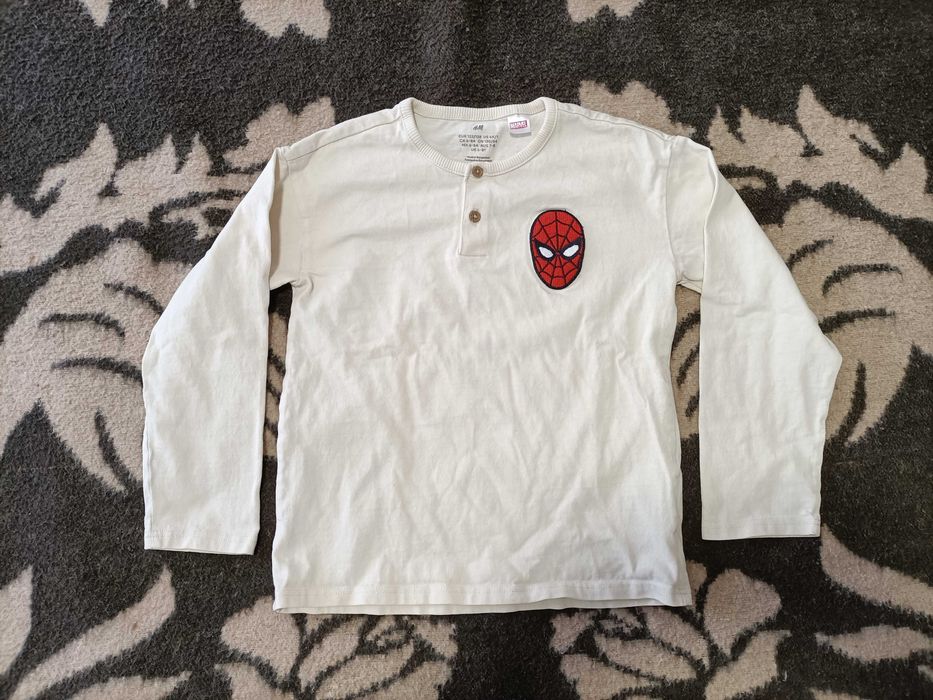 Três peças de roupa da MARVEL para criança (1 hoodie + 2 camisolas)
