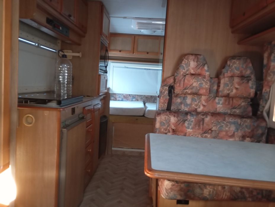 Autocaravana em ótimo estado