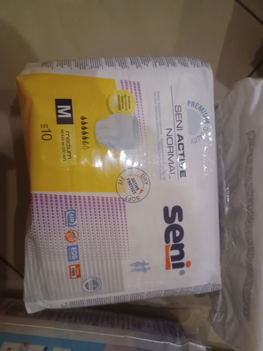 SENI SUPER TRIO pieluchomajtki ,podkłady