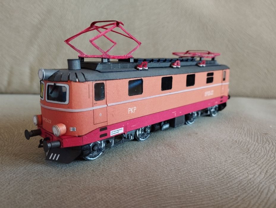Lokomotywa Ep05 model kartonowy