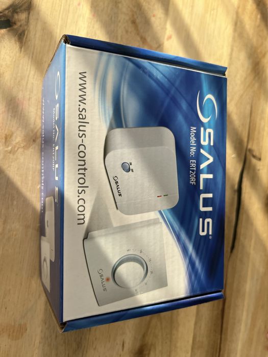 Regulator temperatury bezprzewodowy – dobowy Salus ERT20RF