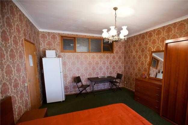 Quarto com  wc privativo e wc partilhado