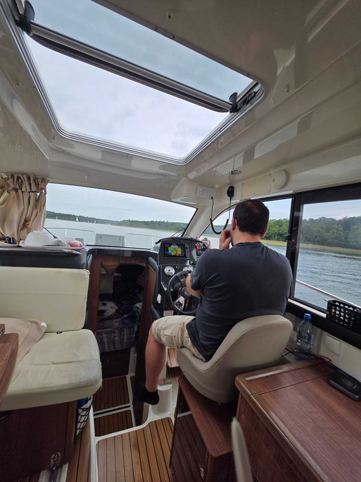 Quicksilver 855 Activ Weekend (2018) | Full Opcja | MerCruiser 6.2L V8 350KM | Klimatyzacja + Generator | Stan Idealny