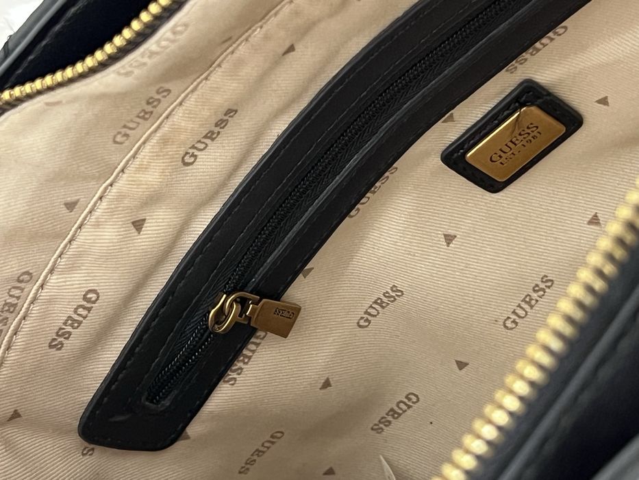 Сумка GUESS чорна стьобана