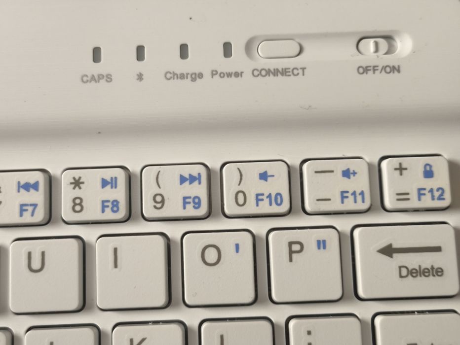 Teclado bluetooth novo com teclas autocolantes em português