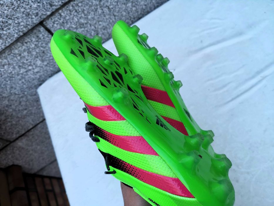 Chuteiras Adidas tamanho 43