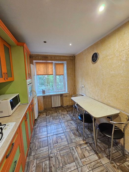Продаж 3-кімнатної  квартири в центрі міста