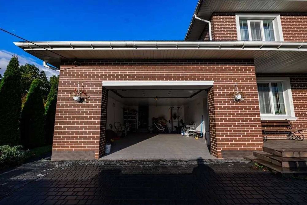 Продаж будинку в с.Хотів 250 кв.м. 10 соток.Чабани.